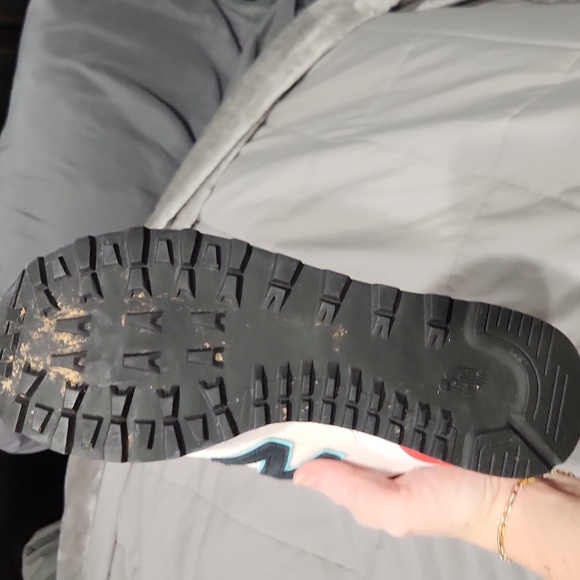 New Balance White and‎ Teal Sneakers - Picture 4 of 4